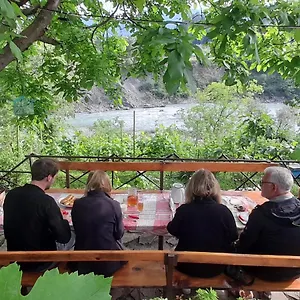 Honey-house “kastrioti” Alloggio in famiglia